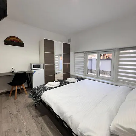 Aparthotel Small House *