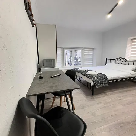 Small House Aparthotel *